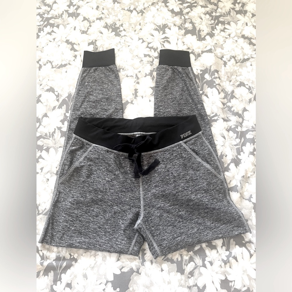 PINK Heather Gray/Black Yoga Pants Size XS